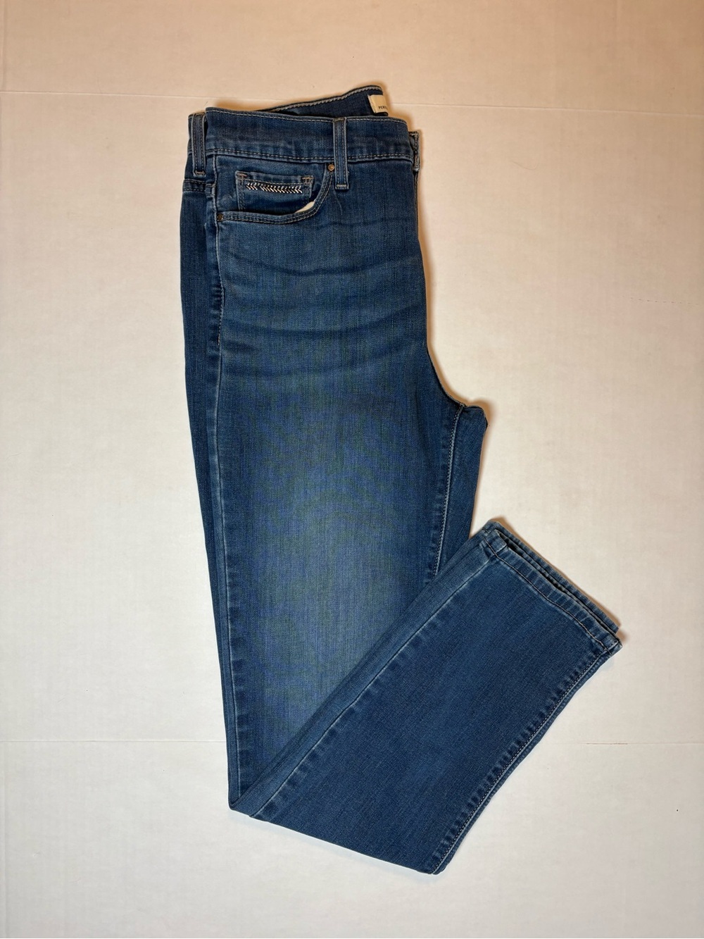 Leviโs Perfectly Slimming 512 Skinny jeans rivet pocket accent size 12M